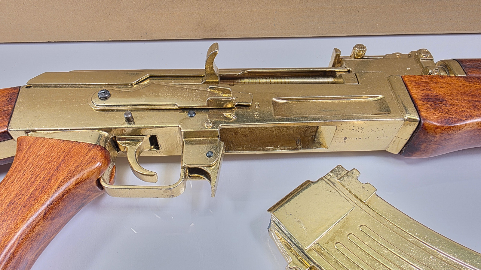 Non-Gun Replica AK-47 assault rifle Russia 1947 (Gold) 10
